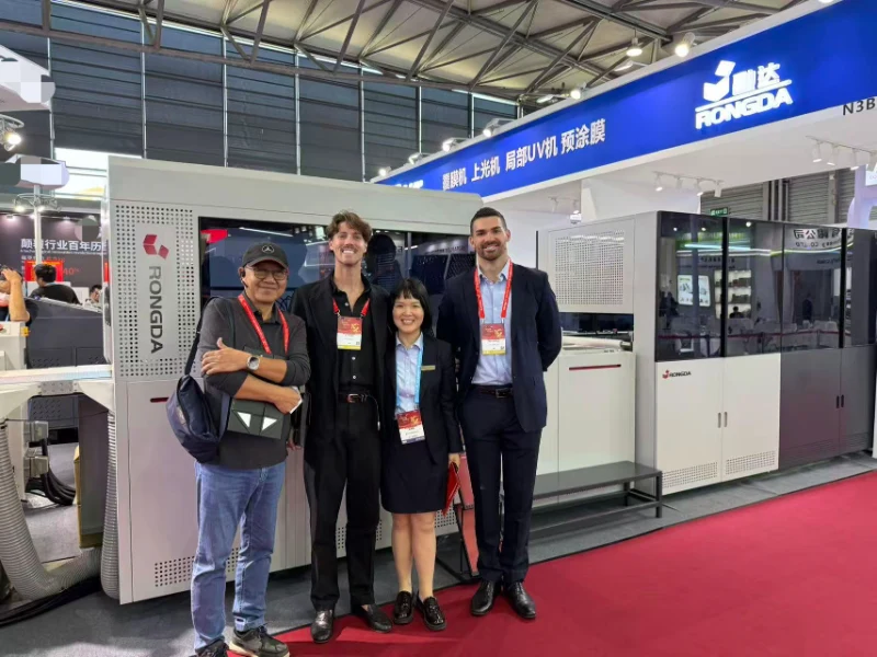 Rongda Packaging en All in Print China 2026: Demostración en vivo de la creadora automática de cajas BFM1000